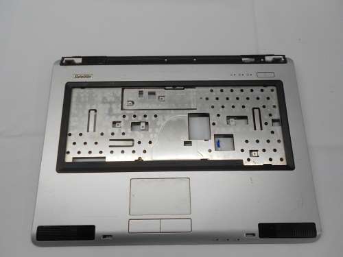 Toshiba Satellite L40  Palmrest With TouchPad 13GNQB1AP061